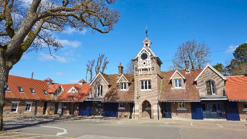 Aldwickbury School, Sports Hall